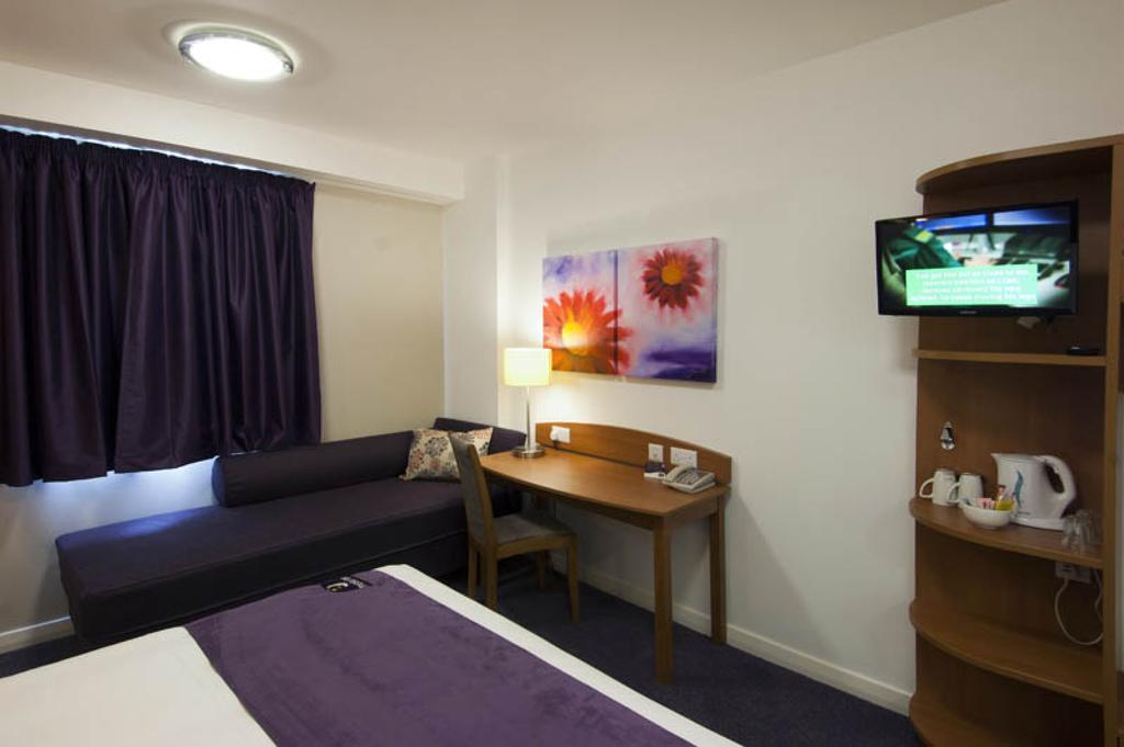 Premier Inn Falkirk Central Camelon 外观 照片
