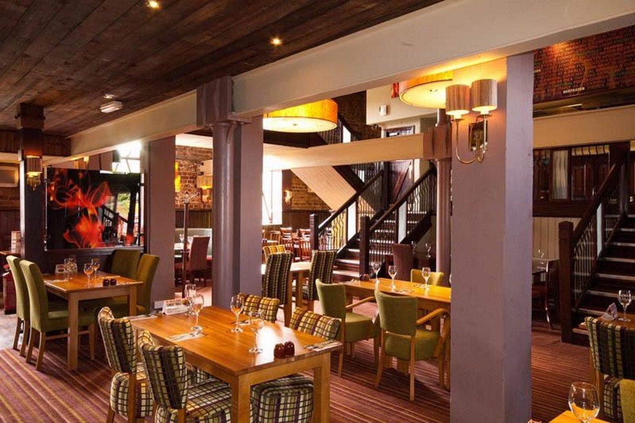 Premier Inn Falkirk Central Camelon 外观 照片